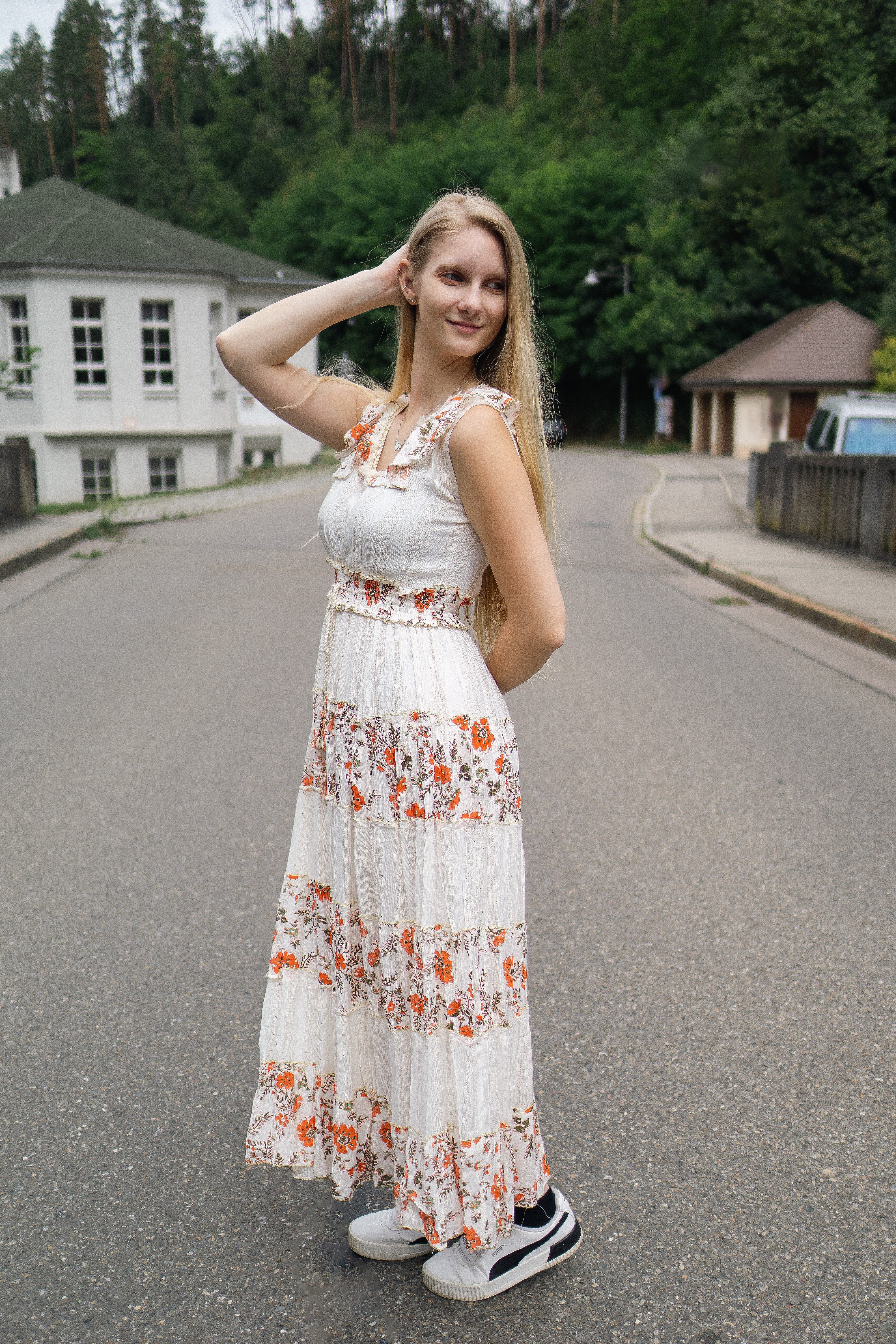 Geblümtes Maxikleid mit Rüschenträgern
